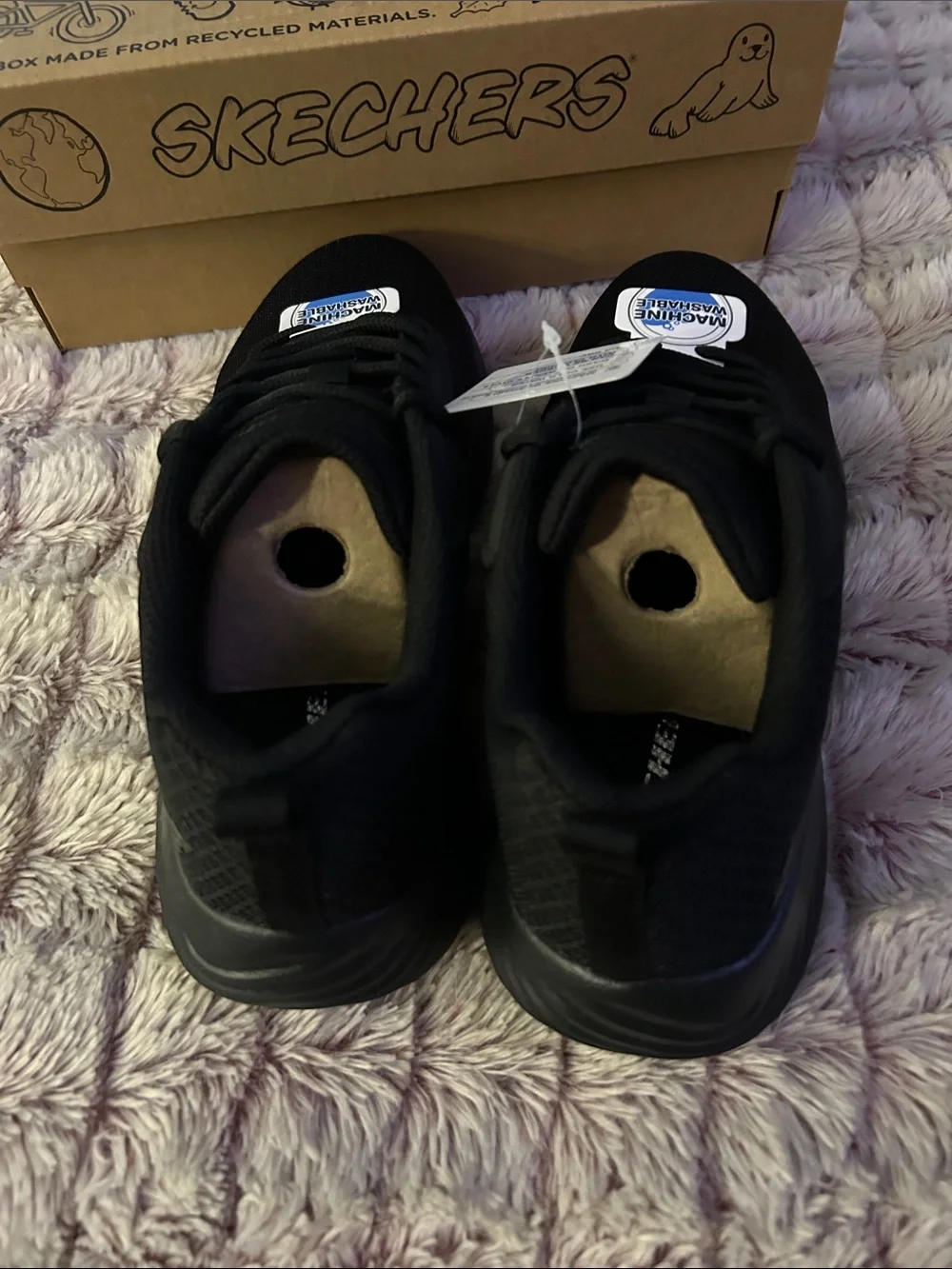 Skechers kids all black Bounder Karonik Sneaker